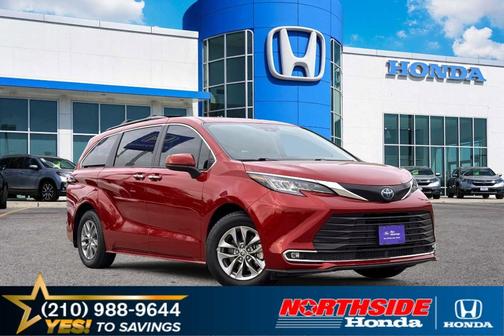 2023 Toyota Sienna XLE