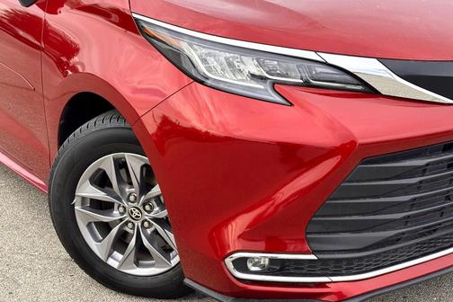 2023 Toyota Sienna XLE