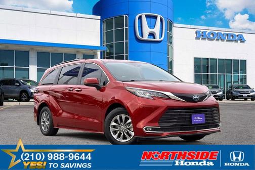 2023 Toyota Sienna XLE