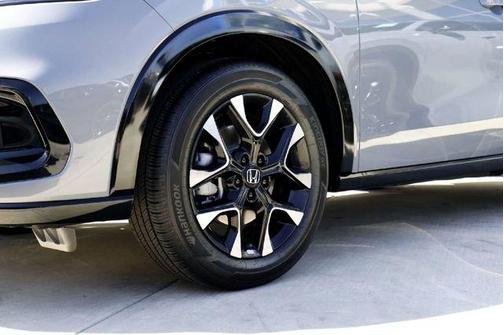 Urban Gray Pearl 2027 Honda HR-V EX-L