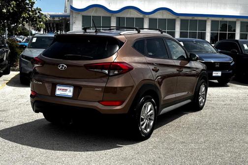 2017 Hyundai TUCSON SE
