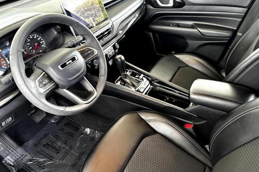 2023 Jeep Compass Altitude