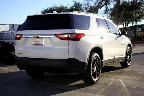 2021 Chevrolet Traverse LT Cloth