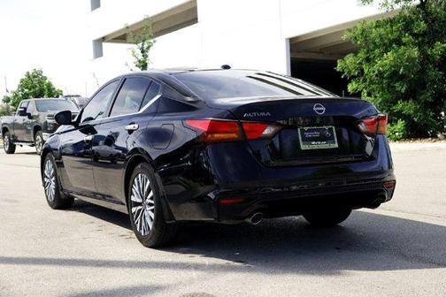 Black 2024 Nissan Altima 2.5 SV