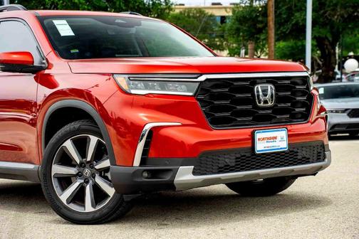 Radiant Red Metallic II 2024 Honda Pilot Touring