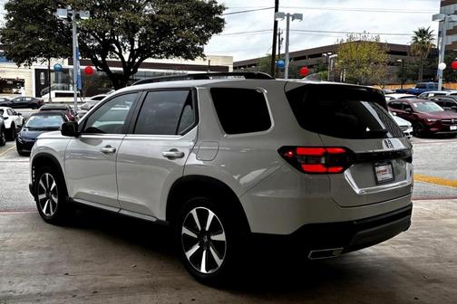 2025 Honda Pilot Touring