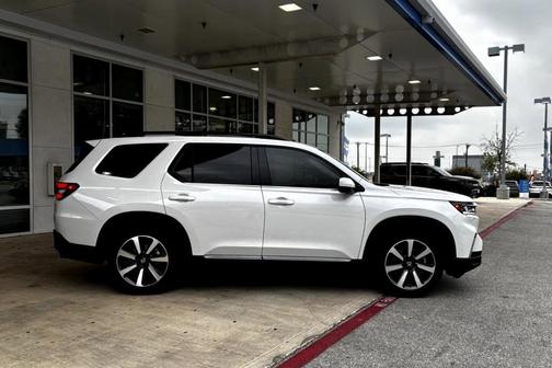 2025 Honda Pilot Touring