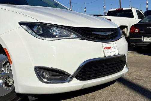 2018 Chrysler Pacifica Hybrid Touring L