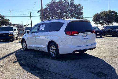2018 Chrysler Pacifica Hybrid Touring L