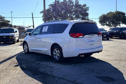 2018 Chrysler Pacifica Hybrid Touring L