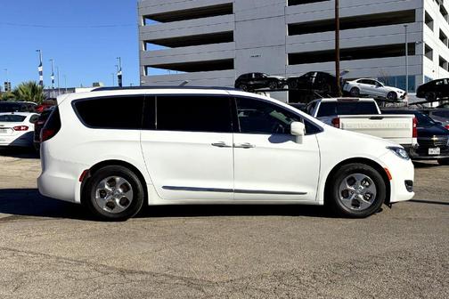 2018 Chrysler Pacifica Hybrid Touring L