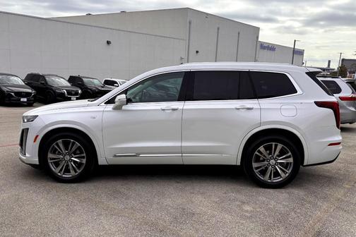 2022 Cadillac XT6 Premium Luxury FWD