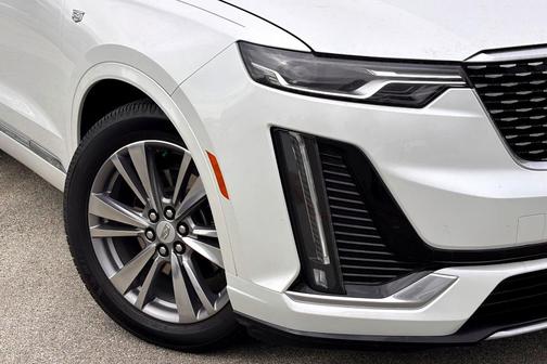 2022 Cadillac XT6 Premium Luxury FWD