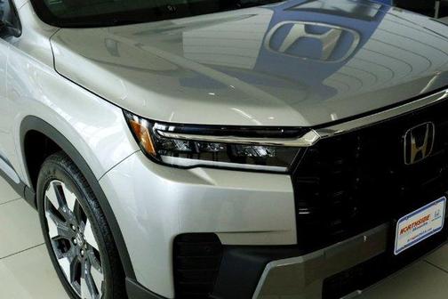 Silver Metallic 2026 Honda Pilot Touring