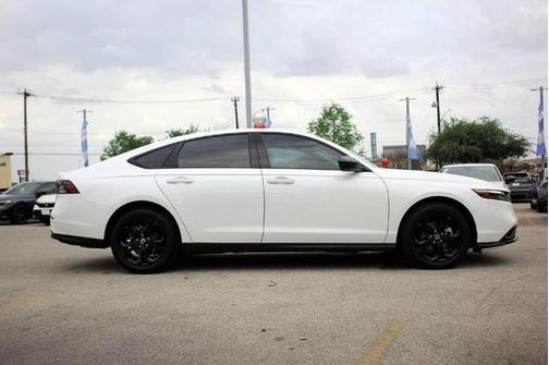 Platinum White Pearl 2025 Honda Accord SE