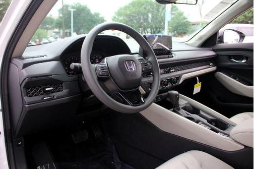 Platinum White Pearl 2025 Honda Accord SE
