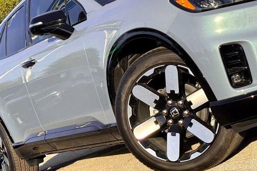 Modern Steel Metallic 2026 Honda Prologue Elite