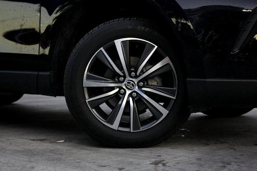 2023 Toyota Venza LE