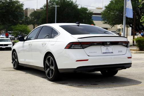 Platinum 2025 Honda Accord Hybrid Sport
