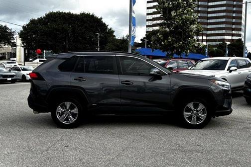 2022 Toyota RAV4 Hybrid XLE