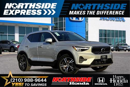 2025 Volvo XC40 B5 Core Bright Theme