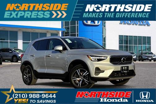 2025 Volvo XC40 B5 Core Bright Theme