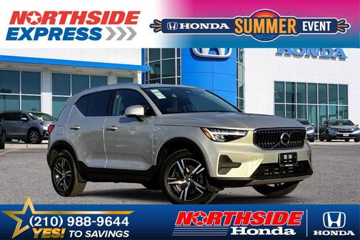 2025 Volvo XC40 B5 Core Bright Theme