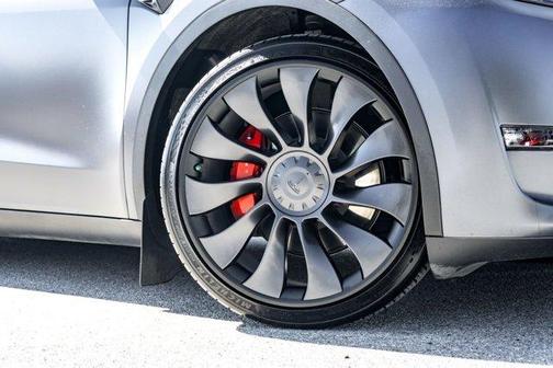 Midnight Silver Metallic 2023 Tesla Model Y Performance