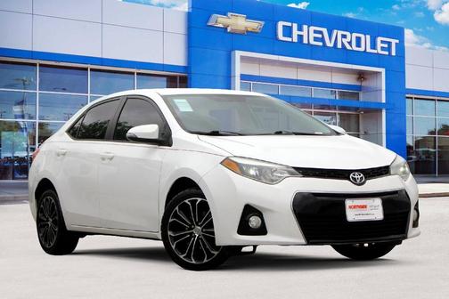 Super White 2015 Toyota Corolla S Plus