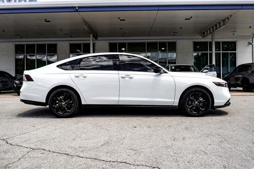 Platinum White Pearl 2025 Honda Accord SE