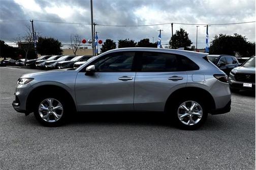 2025 Honda HR-V LX