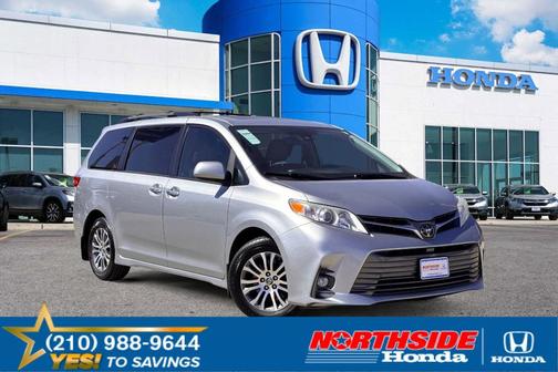 2020 Toyota Sienna XLE
