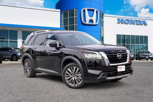2023 Nissan Pathfinder SL