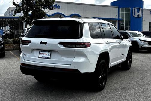 2022 Jeep Grand Cherokee L Laredo