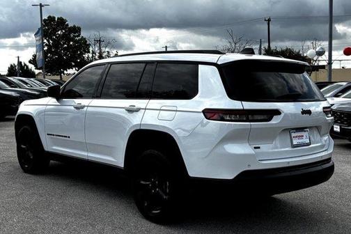2022 Jeep Grand Cherokee L Laredo