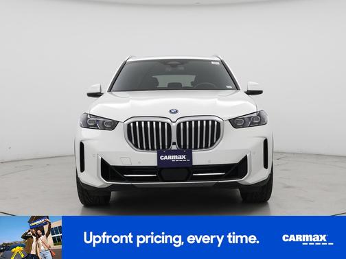 White 2025 BMW X5 PHEV xDrive50e