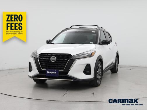White 2021 Nissan Kicks SR
