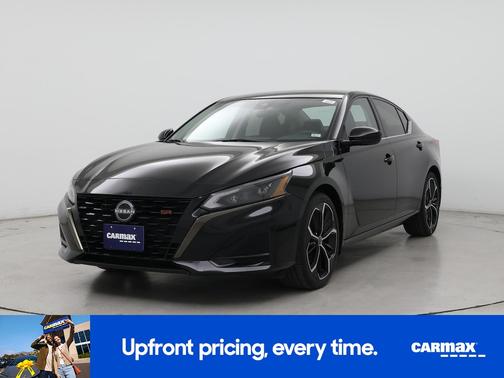 Black 2023 Nissan Altima SR