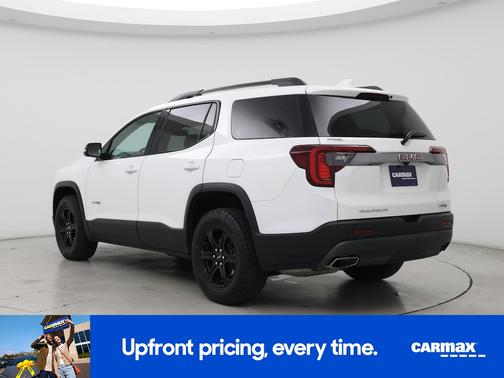White 2023 GMC Acadia AT4