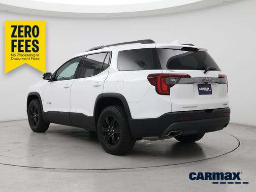 White 2023 GMC Acadia AT4