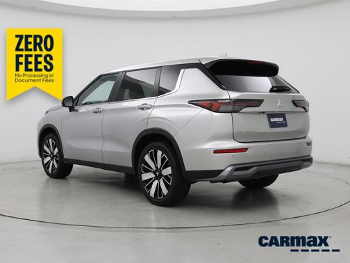 Silver 2025 Mitsubishi Outlander SE