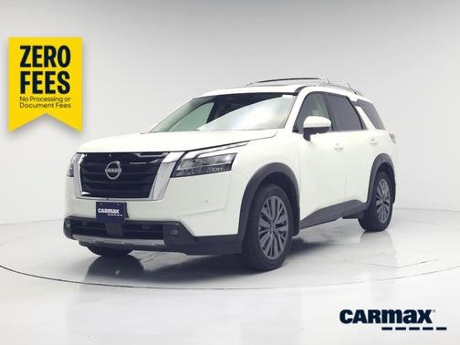 White 2023 Nissan Pathfinder SL