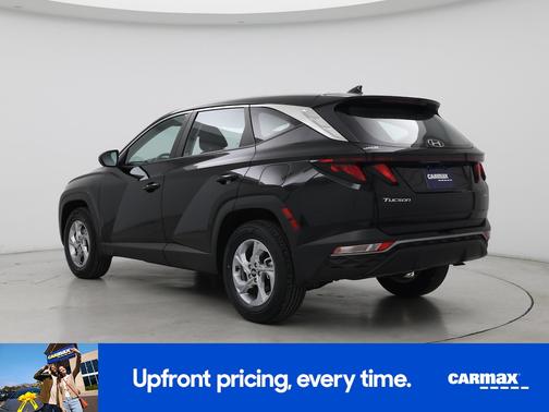 Black 2023 Hyundai TUCSON SE
