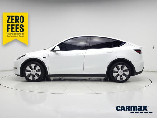 White 2024 Tesla Model Y Long Range