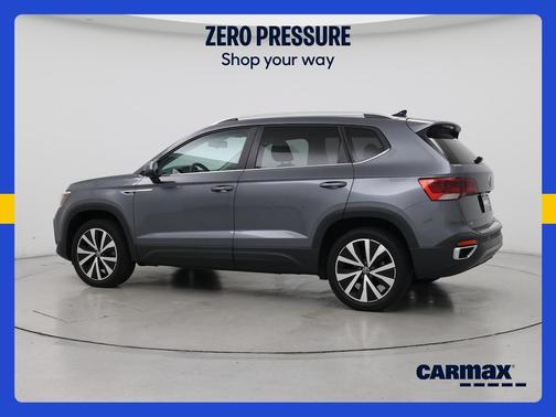 Gray 2022 Volkswagen Taos SE