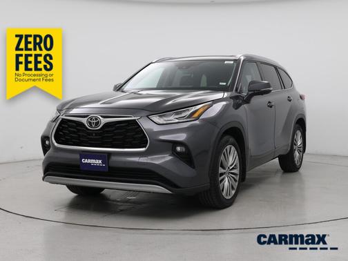 Gray 2023 Toyota Highlander Platinum