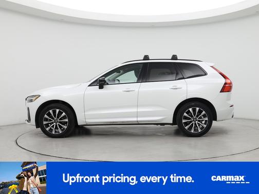 2024 Volvo XC60 B5 Core Dark Theme