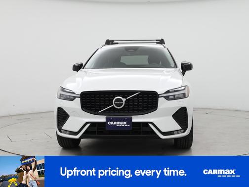 2024 Volvo XC60 B5 Core Dark Theme