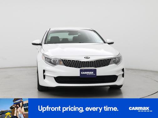 White 2018 Kia Optima EX