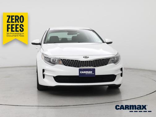 White 2018 Kia Optima EX
